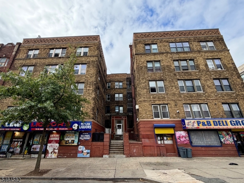 729 Ml King Blvd 1A Property Photo 1