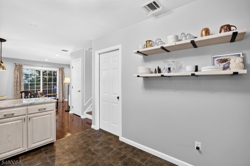 4 Star Lake Rd E Property Photo 5