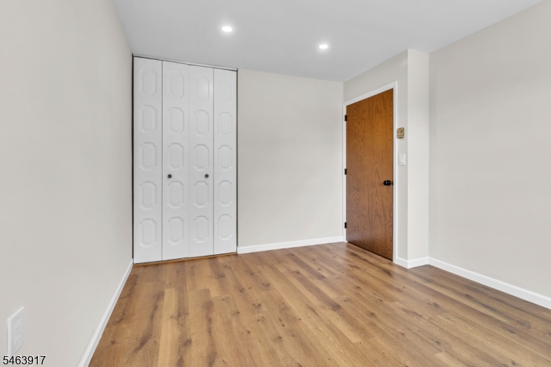 27 Cambridge Cir Property Photo 15