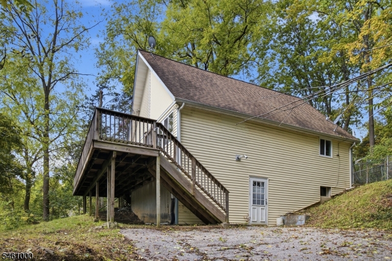 7 Winding Hill Rd Property Photo 2