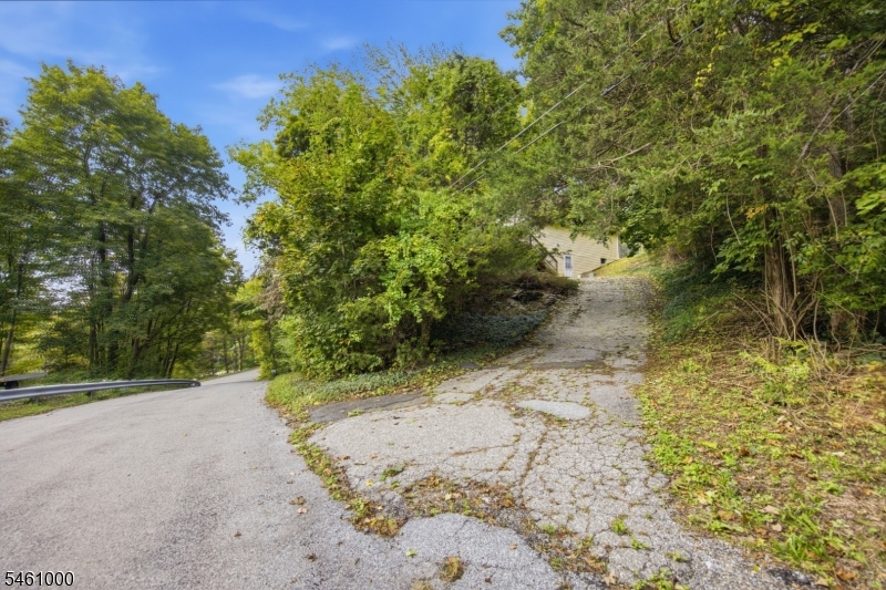 7 Winding Hill Rd Property Photo 26