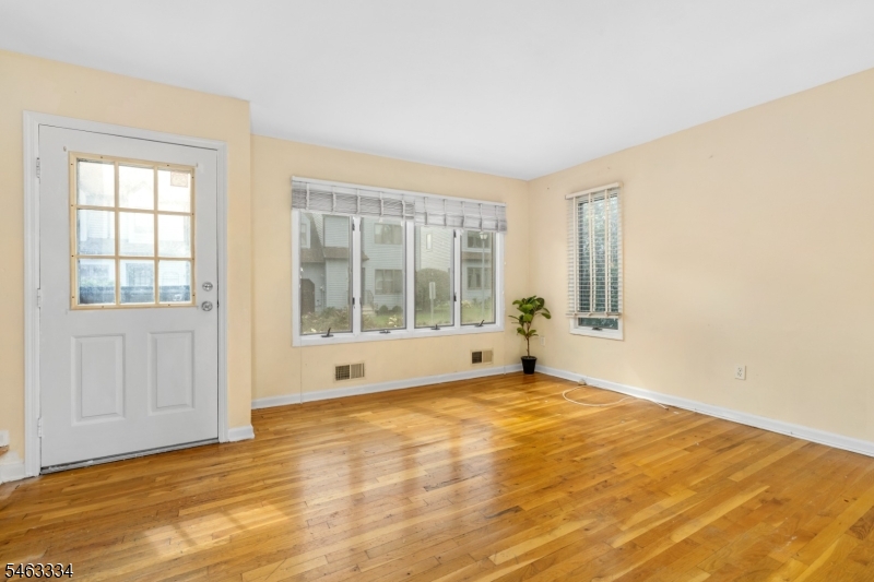 21 Village Park Ct Property Photo 4