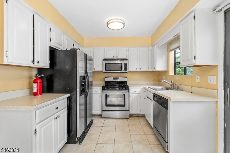 21 Village Park Ct Property Photo 8