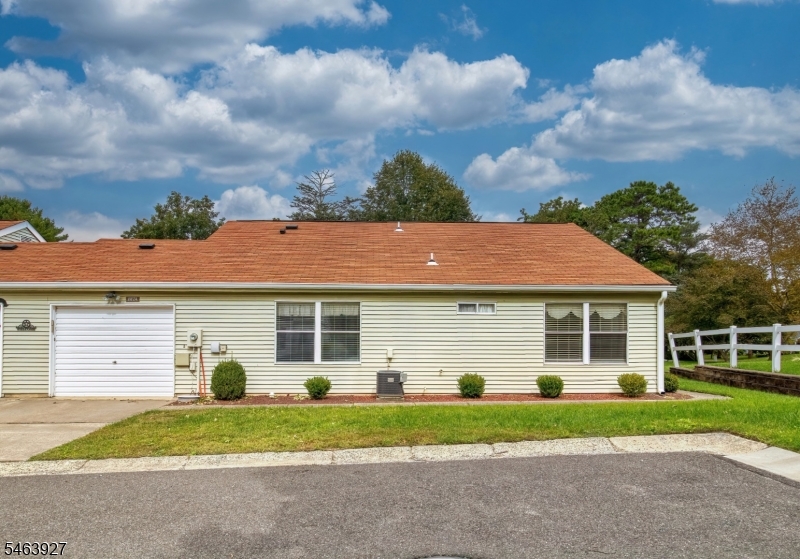 817 Liverpool Cir Property Photo 1