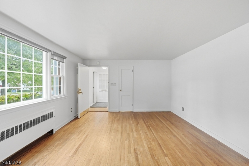 445 Morris Ave 5c Property Photo 5