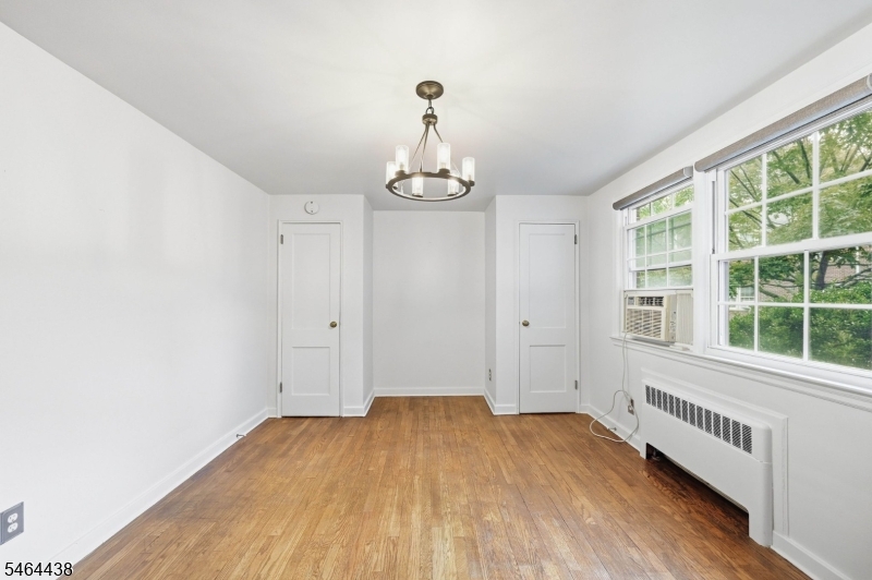 445 Morris Ave 5c Property Photo 8
