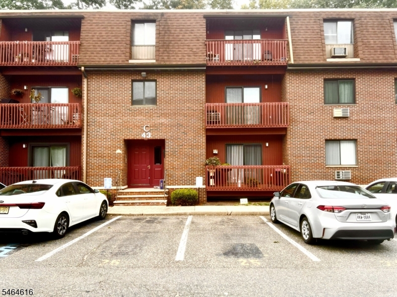 666 Mill St 8 Property Photo 2