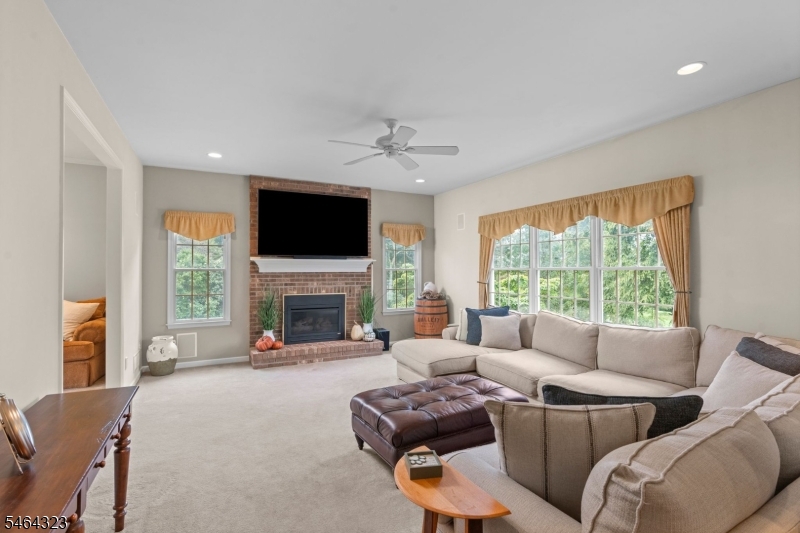 10 Berkshire Way Property Photo 9