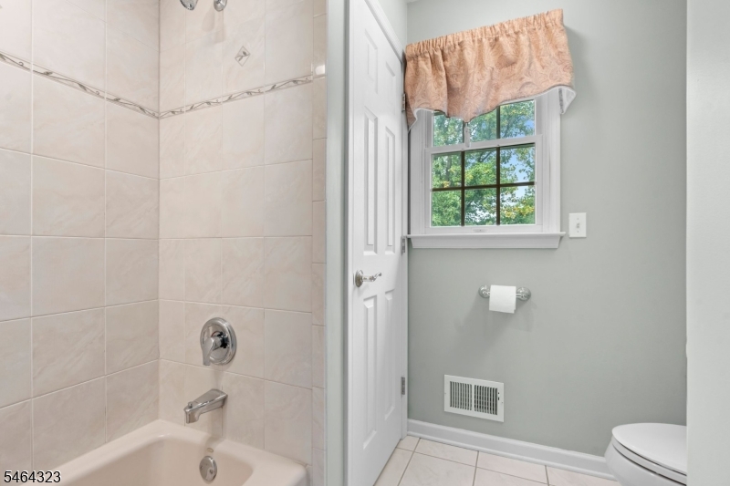 10 Berkshire Way Property Photo 29