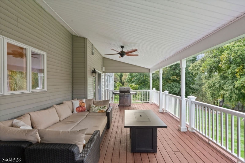 10 Berkshire Way Property Photo 32