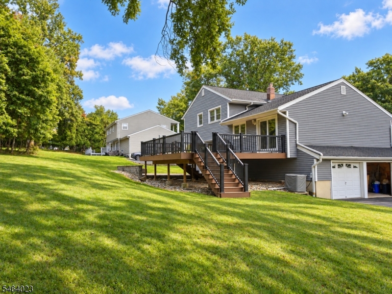 7 Crossbrook Ln Property Photo 4