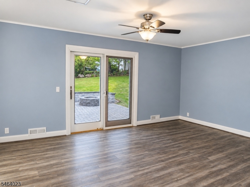 7 Crossbrook Ln Property Photo 16