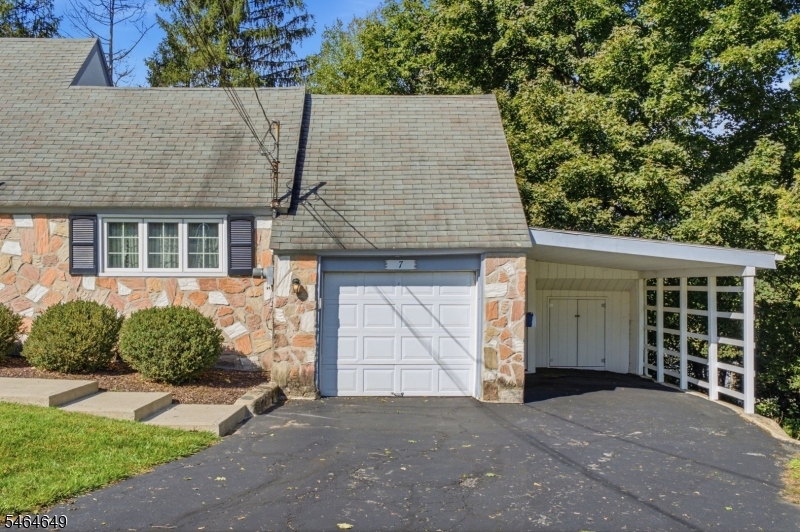 7 Putting Grn Property Photo 5