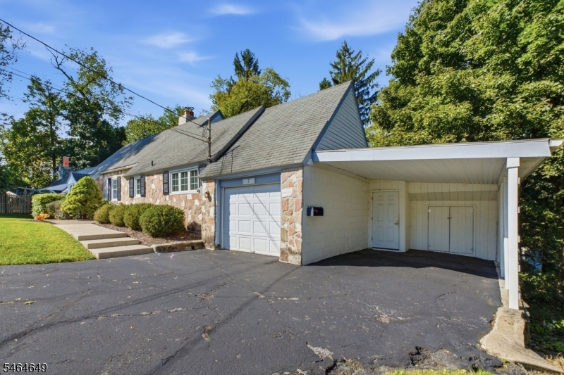 7 Putting Grn Property Photo 6