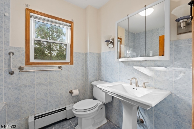 1038 Fairview Pl Property Photo 17