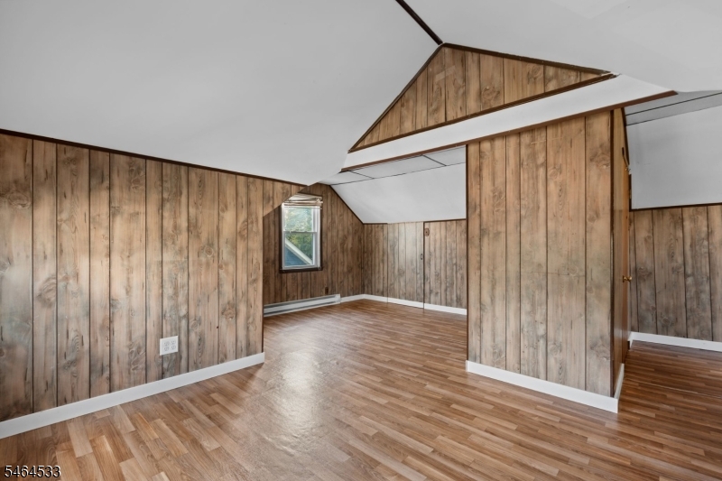 1038 Fairview Pl Property Photo 22