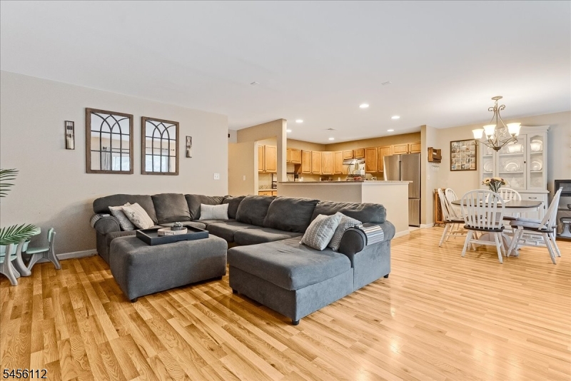 9 Ferndale Ln Property Photo 1