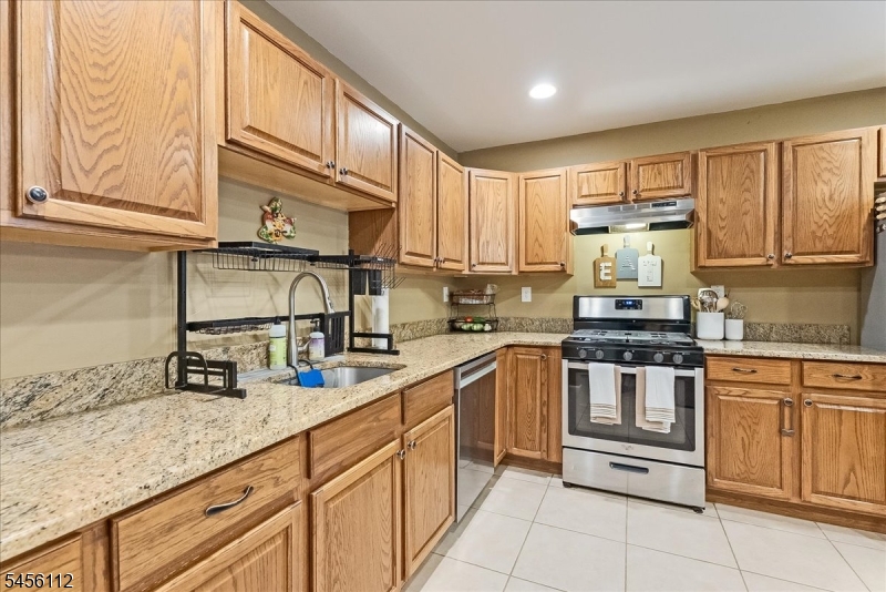 9 Ferndale Ln Property Photo 9