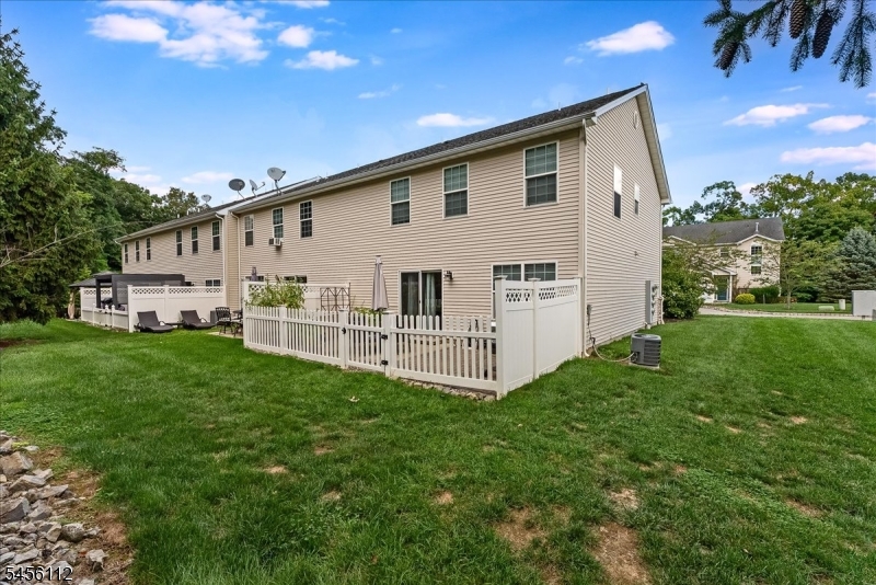 9 Ferndale Ln Property Photo 21