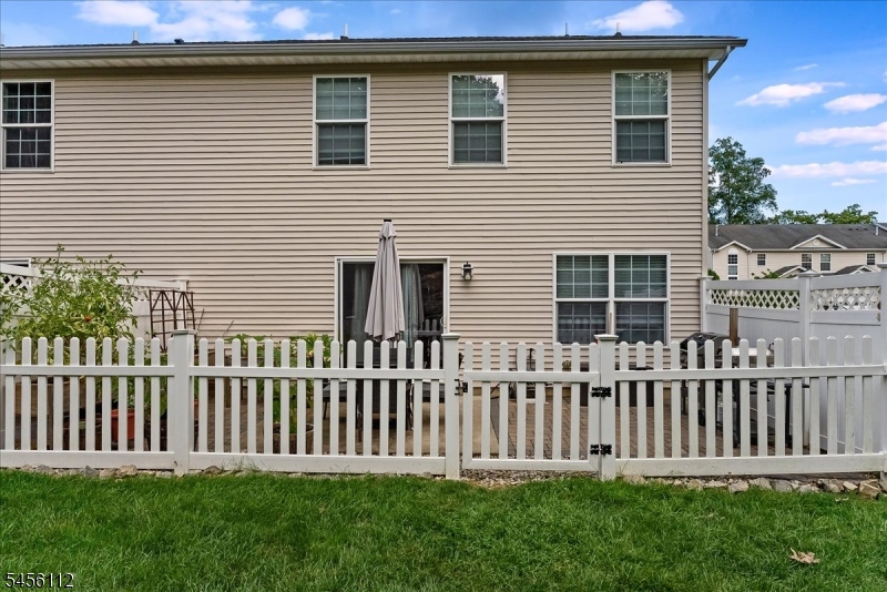 9 Ferndale Ln Property Photo 22