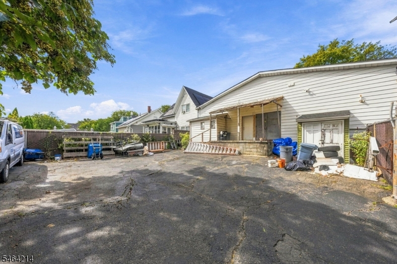29 Summit Ave Property Photo 2