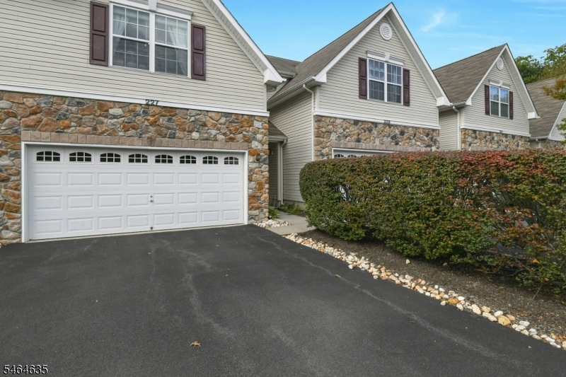 227 Concord Pl Property Photo 2