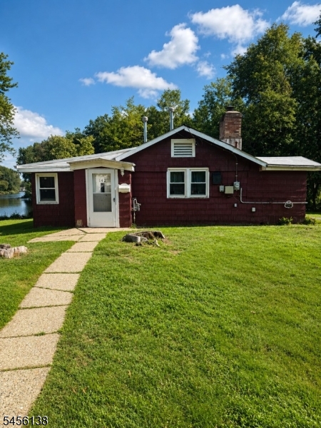 142 Island Ave Property Photo 2