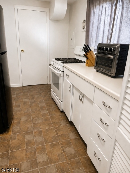 142 Island Ave Property Photo 5