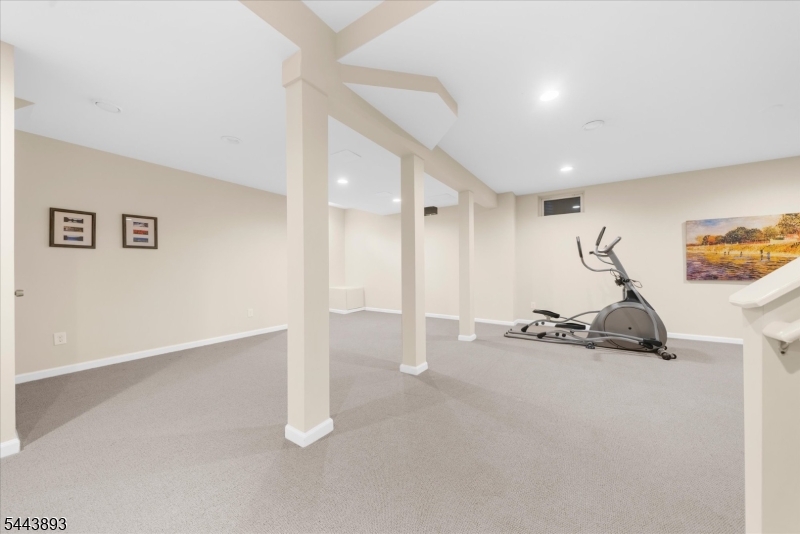 753 Vanessa Ln Property Photo 27