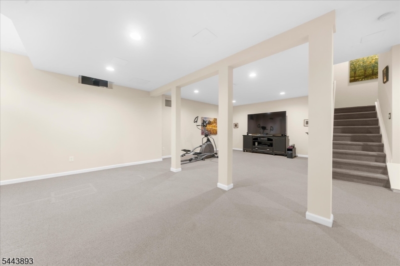 753 Vanessa Ln Property Photo 28