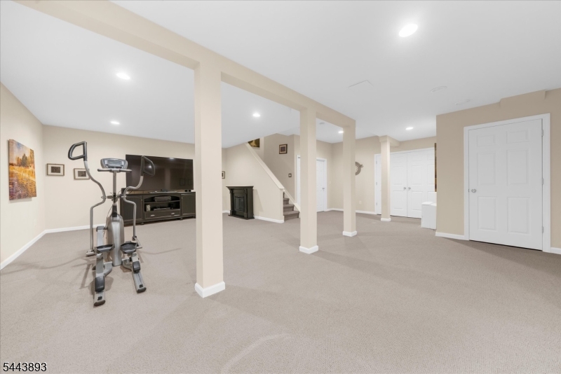 753 Vanessa Ln Property Photo 29