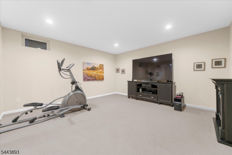 753 Vanessa Ln Property Photo 30