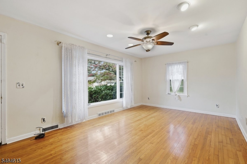9 Miller Ave Property Photo 8