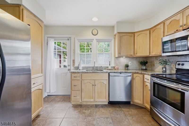9 Miller Ave Property Photo 11