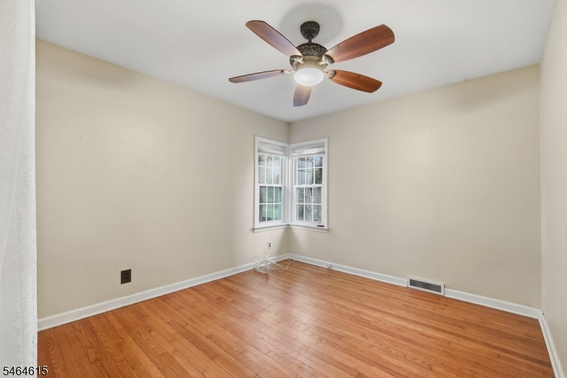 9 Miller Ave Property Photo 16