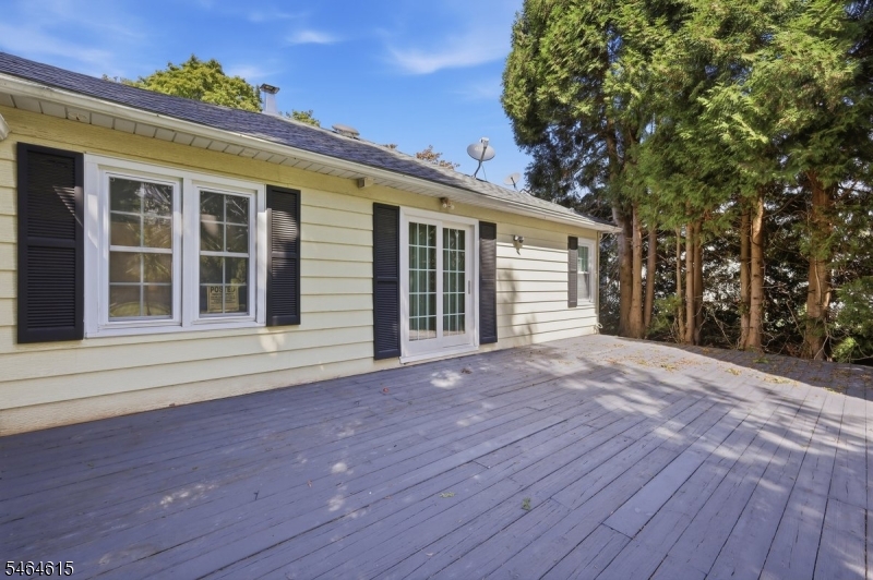 9 Miller Ave Property Photo 25