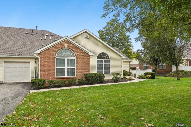 153 Merry Ln. Property Photo 3