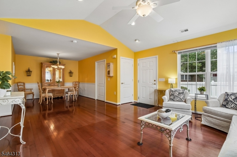 153 Merry Ln. Property Photo 10