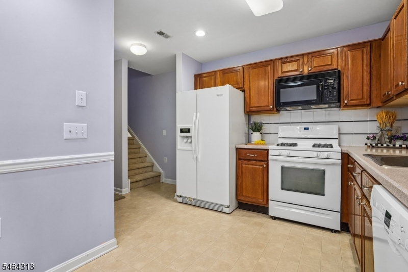 153 Merry Ln. Property Photo 16
