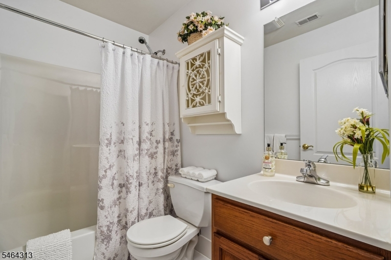 153 Merry Ln. Property Photo 25