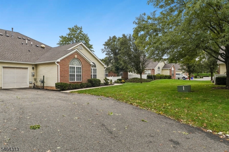 153 Merry Ln. Property Photo 31
