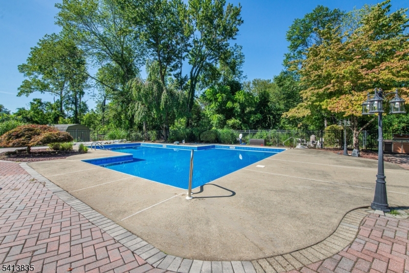 9 Tracey Ln Property Photo 16