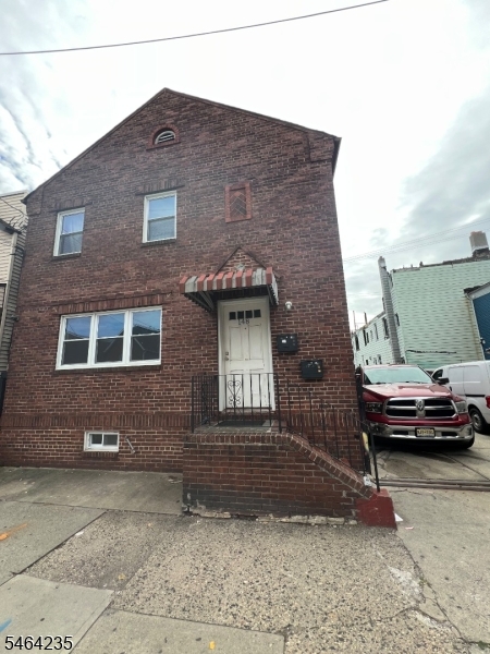 190 Jefferson St Property Photo 1