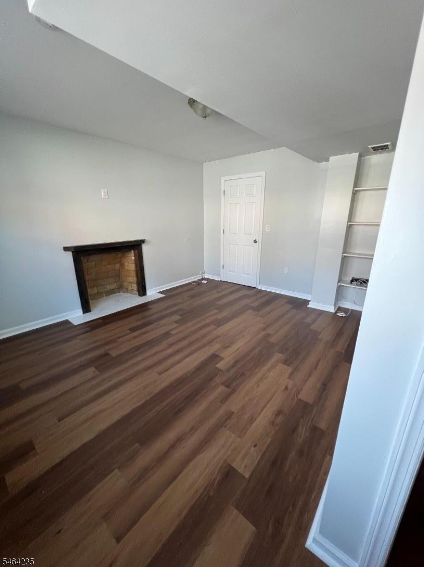 190 Jefferson St Property Photo 2