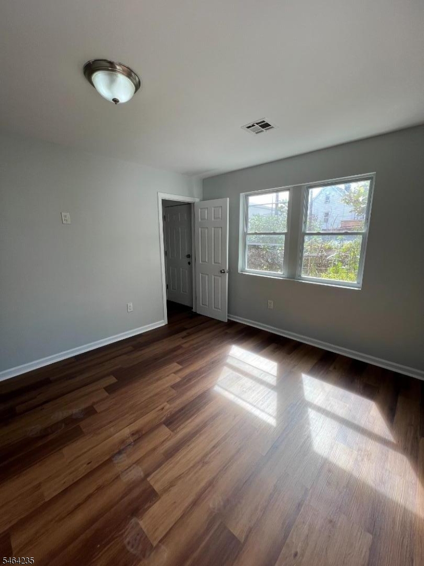 190 Jefferson St Property Photo 3
