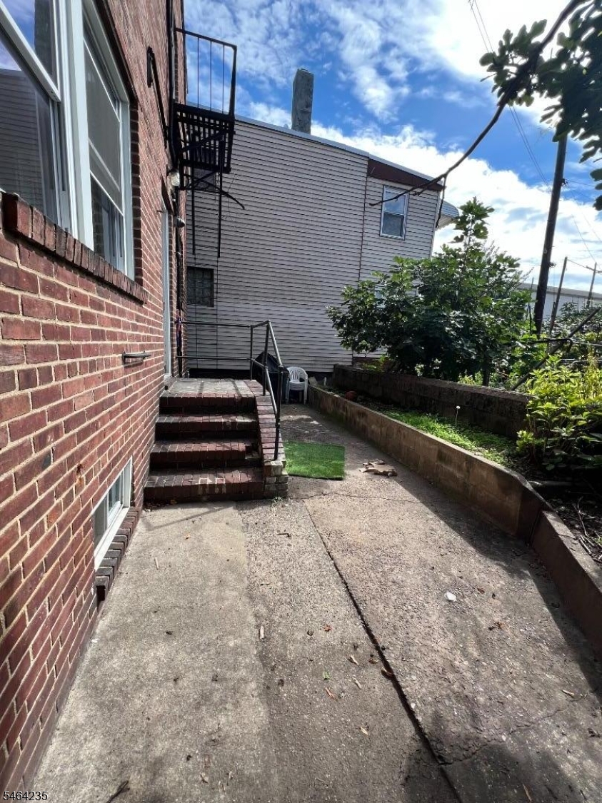 190 Jefferson St Property Photo 15