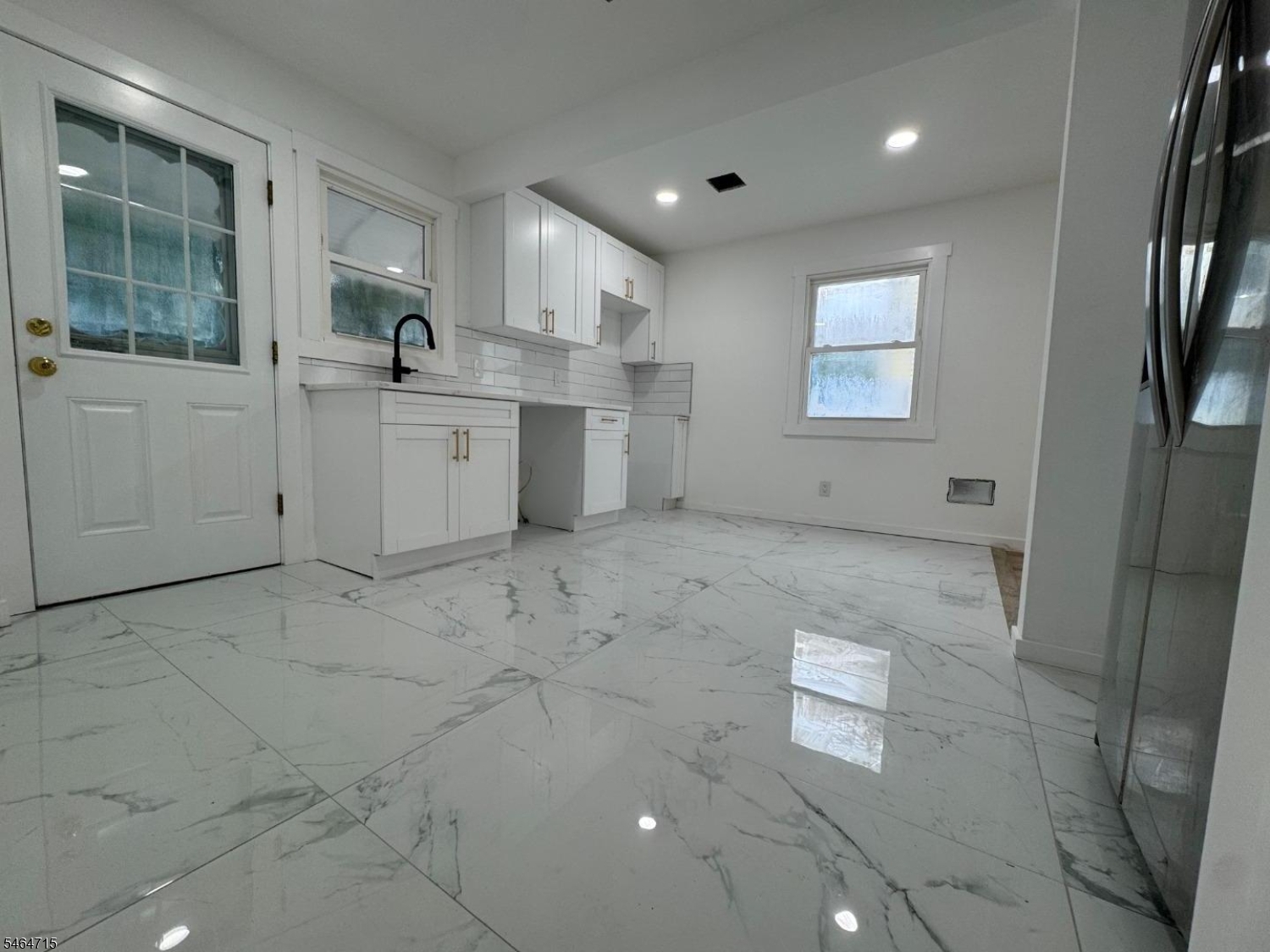 235 Windsor Ave Property Photo 4