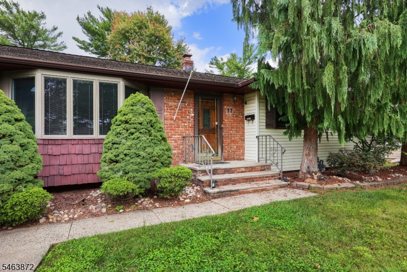 77 Schwin Drive Property Photo 4