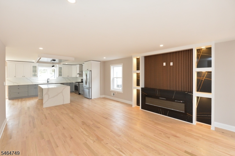 49 Center St Property Photo 5