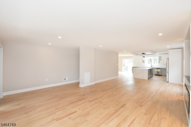 49 Center St Property Photo 6